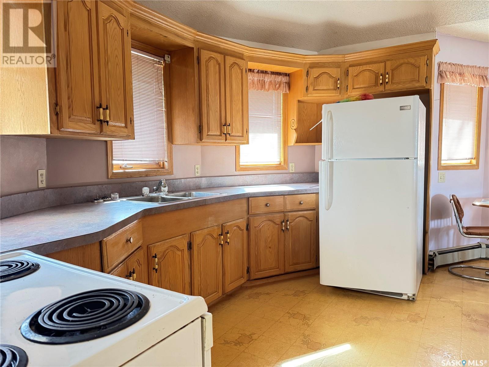 Property at 222 Daly AVENUE image 3