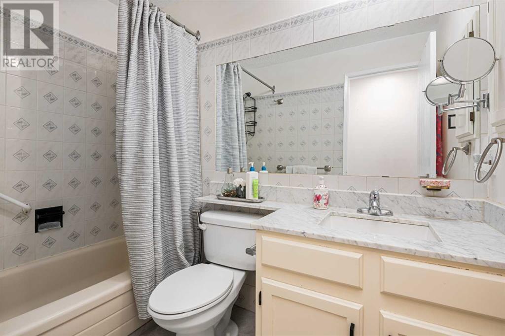 212 Woodbine Boulevard Sw, Calgary, Alberta  T2W 4K5 - Photo 21 - A2206358