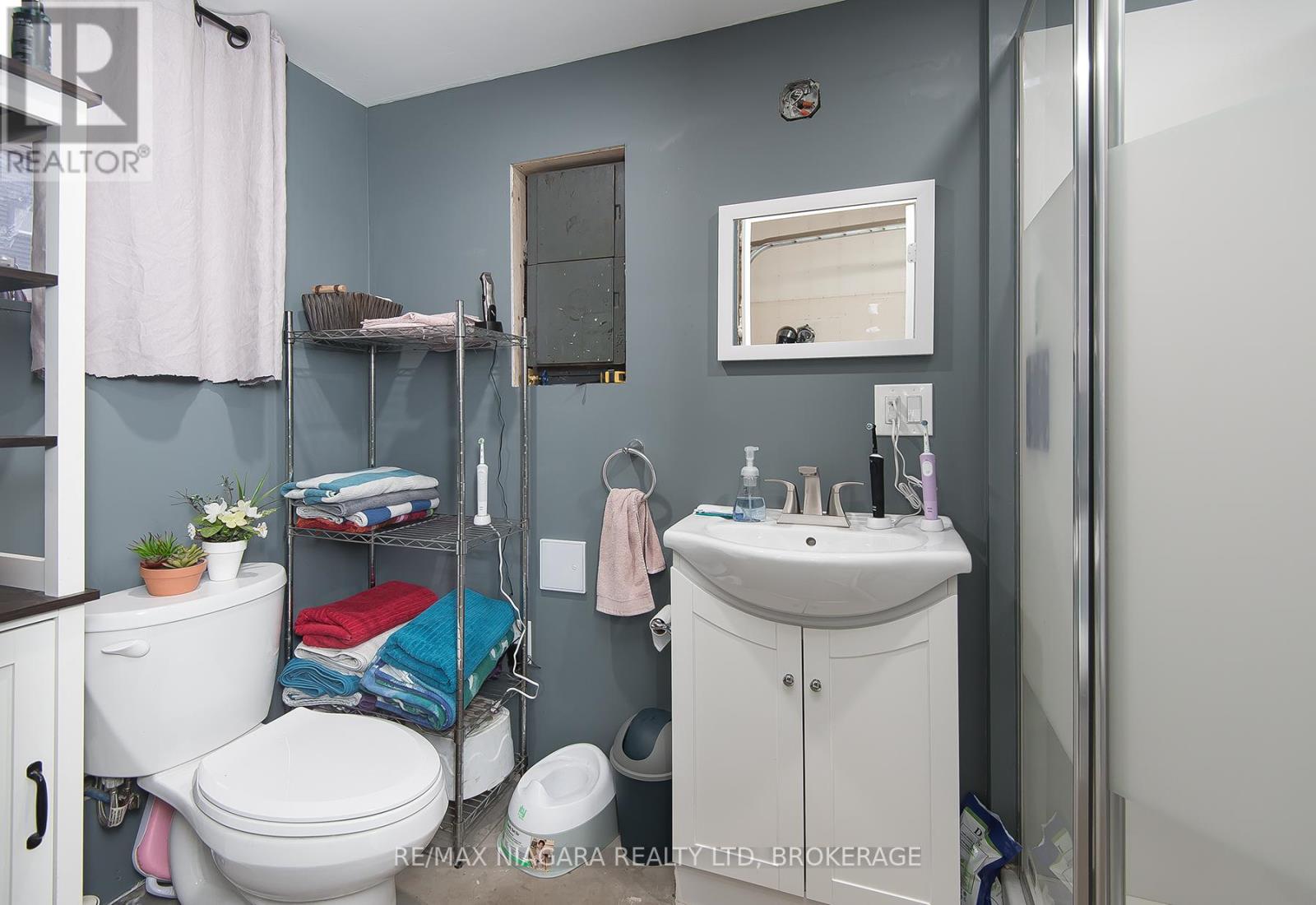 92 Hodgkins Avenue, Thorold, Ontario  L2V 1M1 - Photo 41 - X12078946