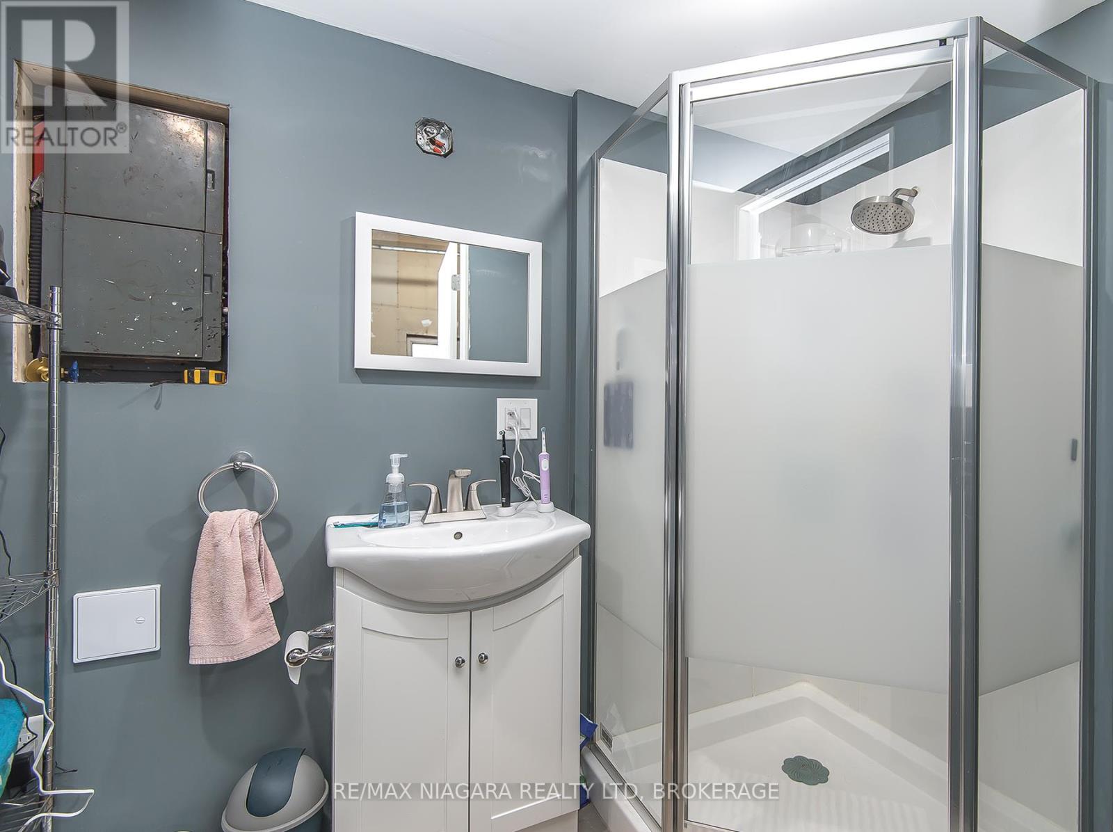 92 Hodgkins Avenue, Thorold, Ontario  L2V 1M1 - Photo 42 - X12078946