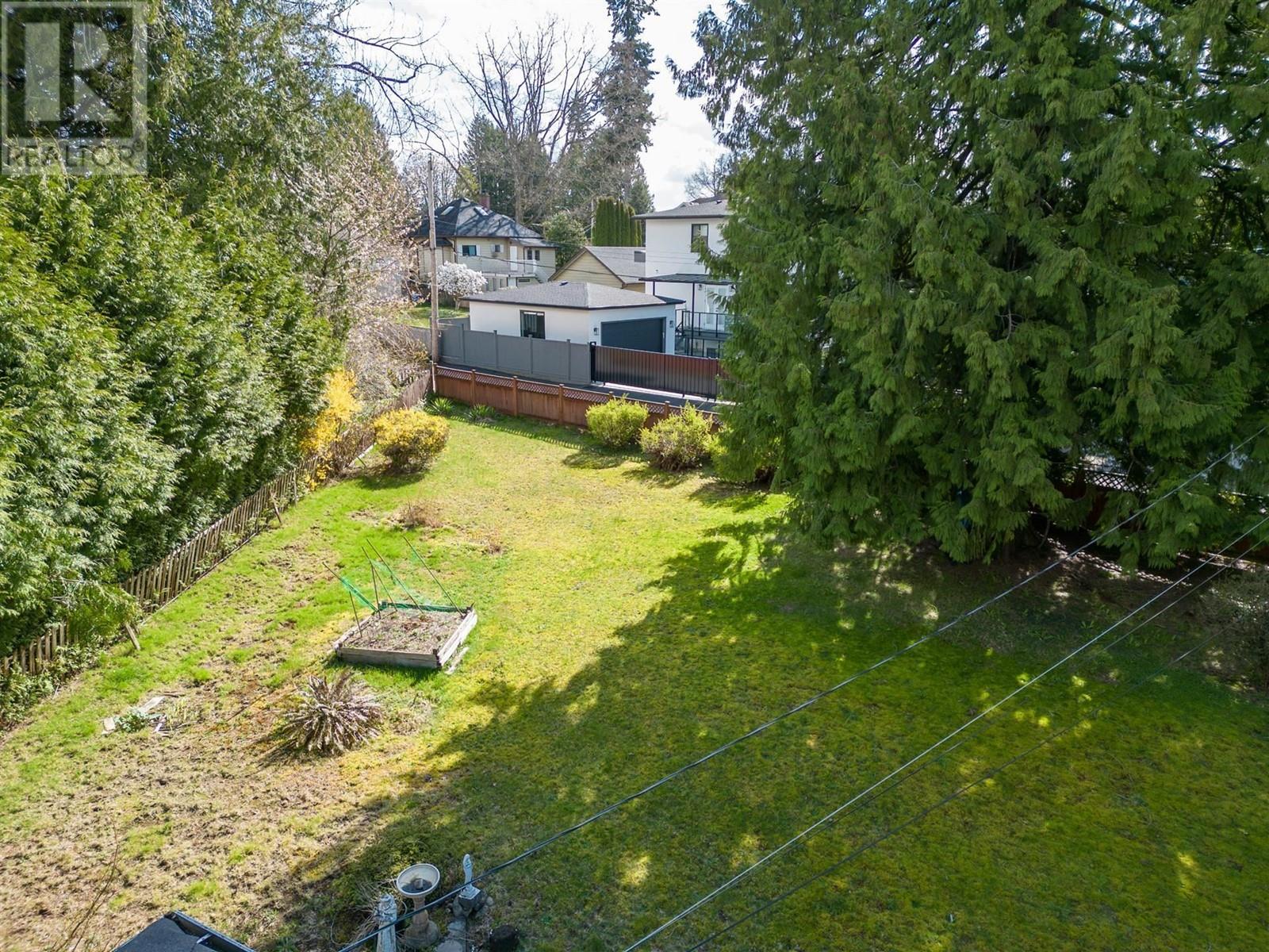 8272 15th Avenue, Burnaby, British Columbia  V3N 1X6 - Photo 9 - R2971603