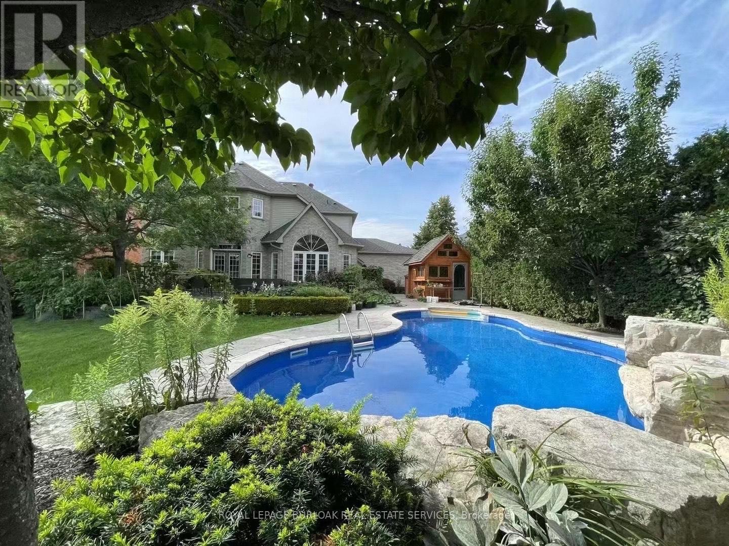 Property at 4286 CLUBVIEW DRIVE image 2