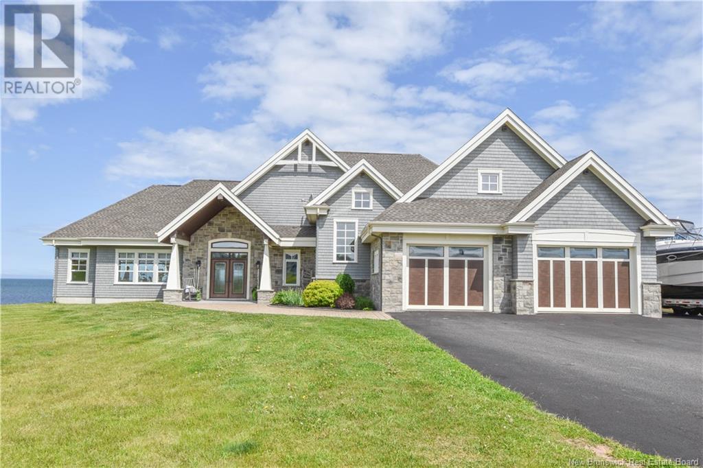 307 Rue De L'ile Street, Caraquet, New Brunswick  E1W 1B5 - Photo 2 - NB115863
