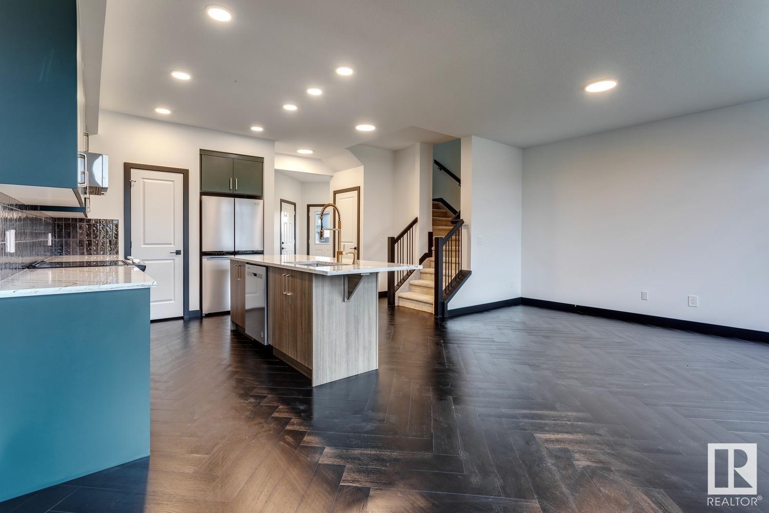 Property at 27 Chartres CL image 5