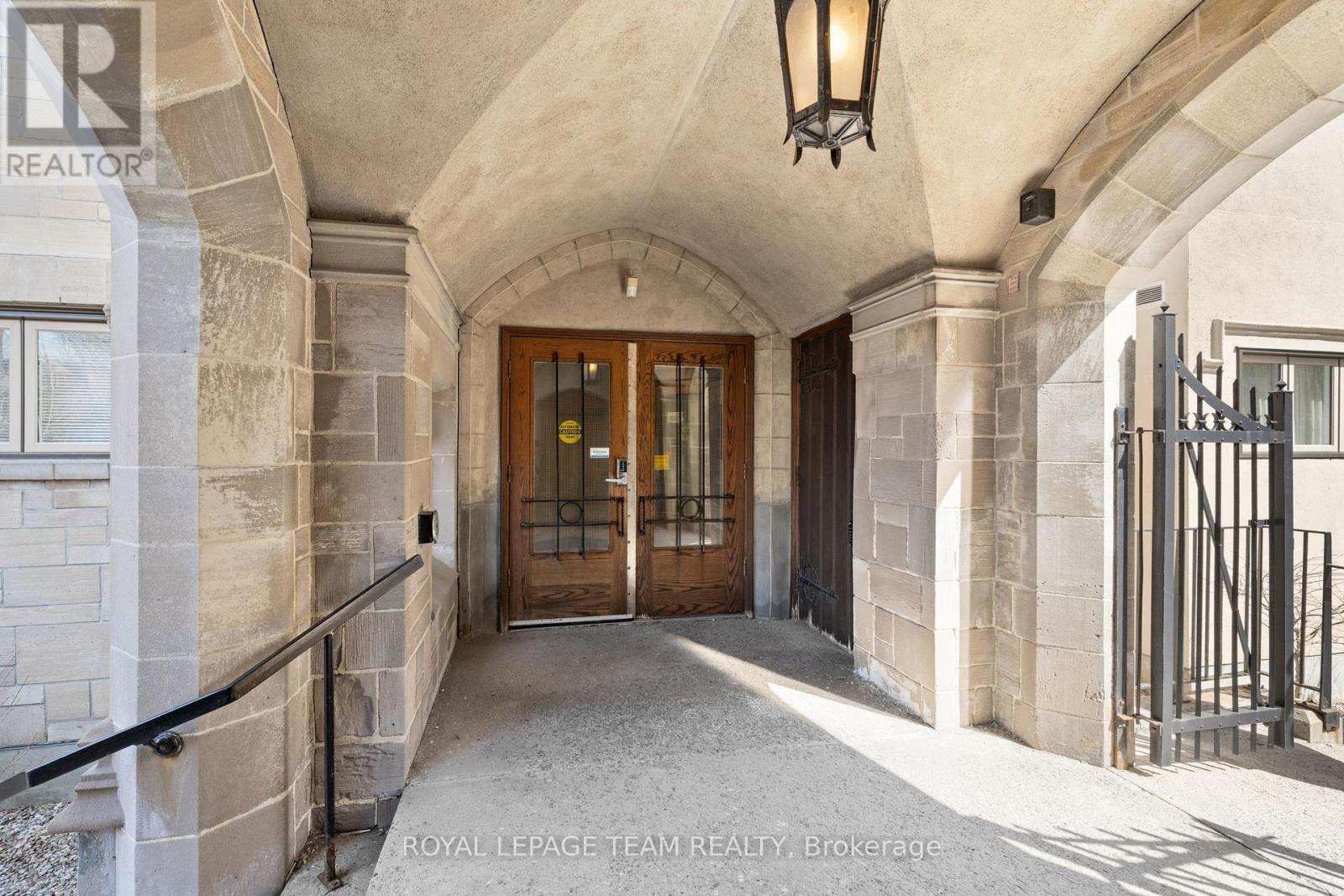 Property at 304 - 130 GLEBE AVENUE image 3