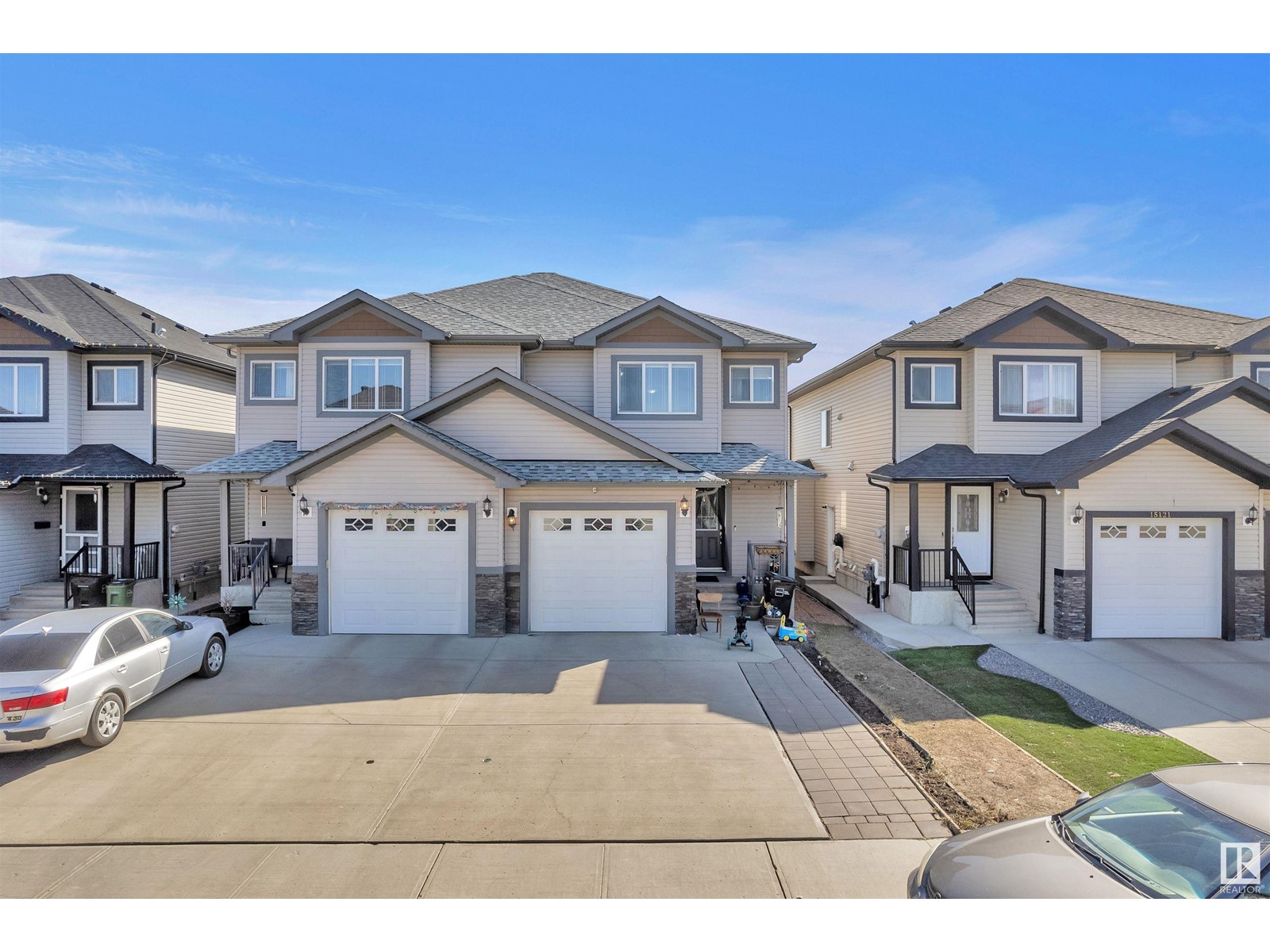 Property at 15123 31 ST NW image 1