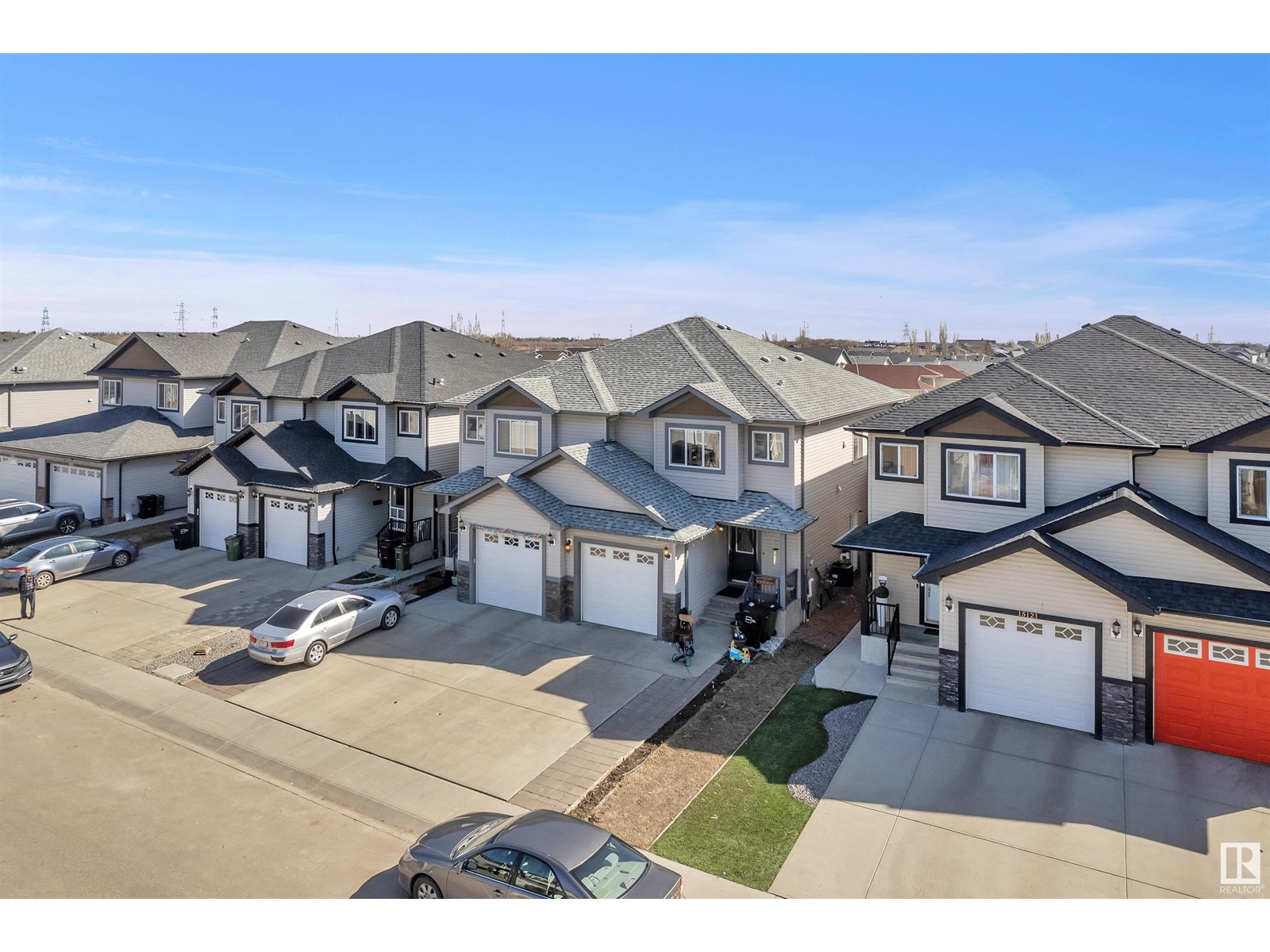 Property at 15123 31 ST NW image 2