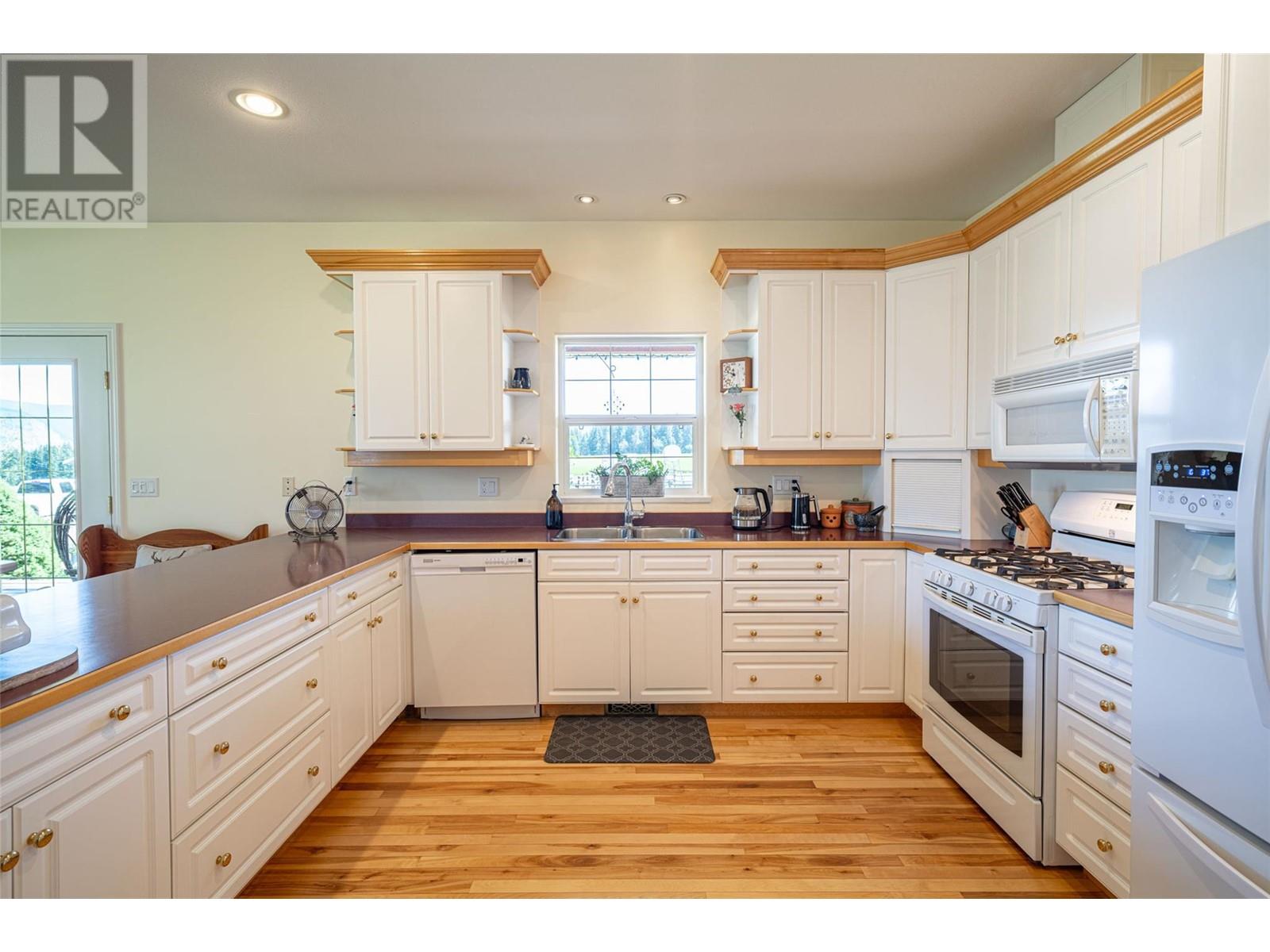 2990 50 Street Nw, Salmon Arm, British Columbia  V1E 4M2 - Photo 23 - 10343107