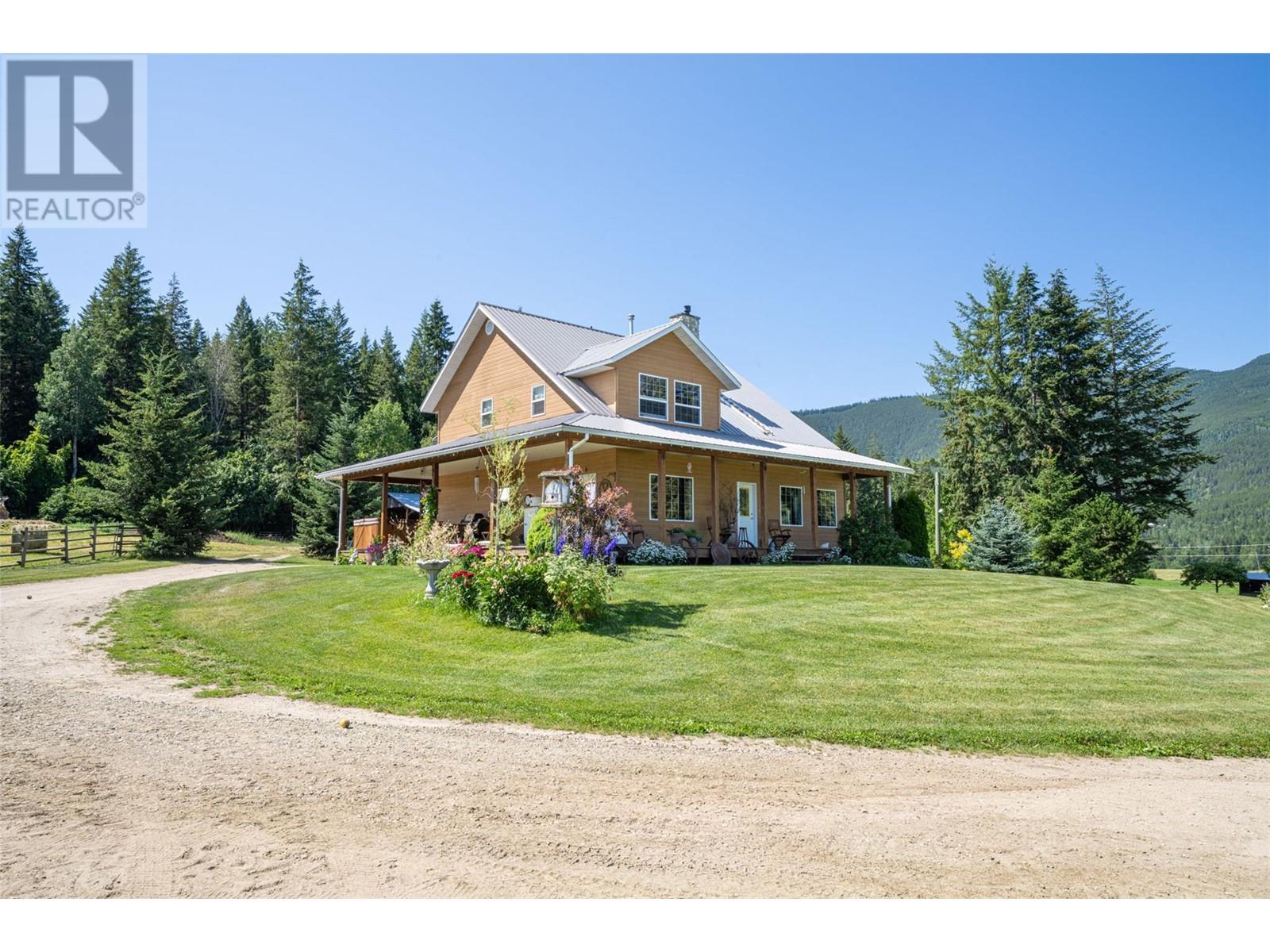 2990 50 Street Nw, Salmon Arm, British Columbia  V1E 4M2 - Photo 3 - 10343107