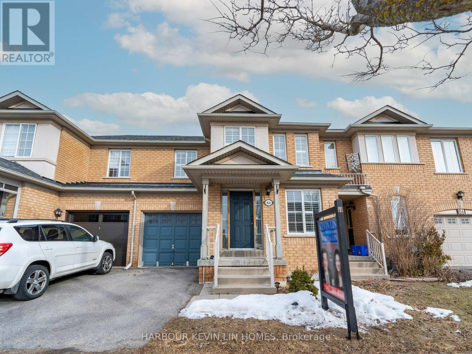 Property at 84 GRASSLANDS AVENUE image 2