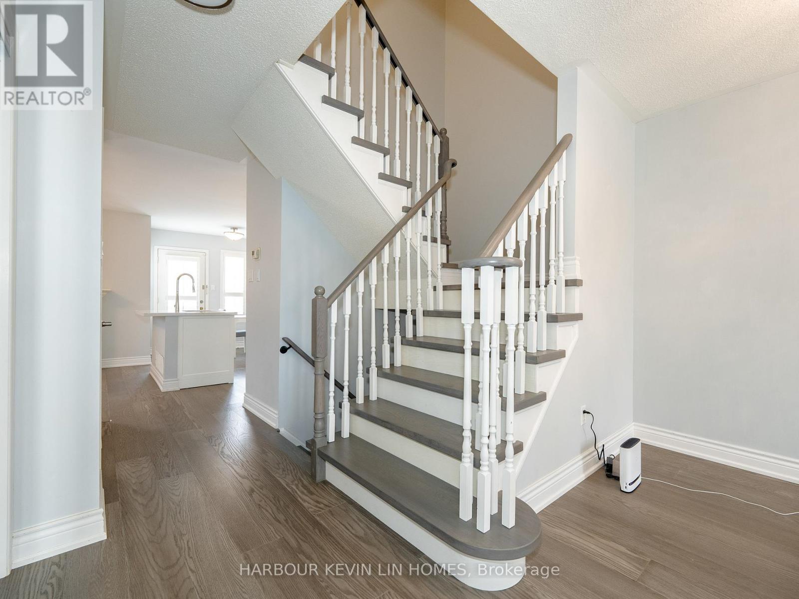 Property at 84 GRASSLANDS AVENUE image 5