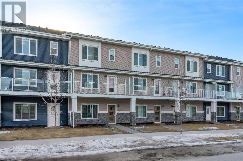 Property at 657 Savanna Boulevard NE image 1
