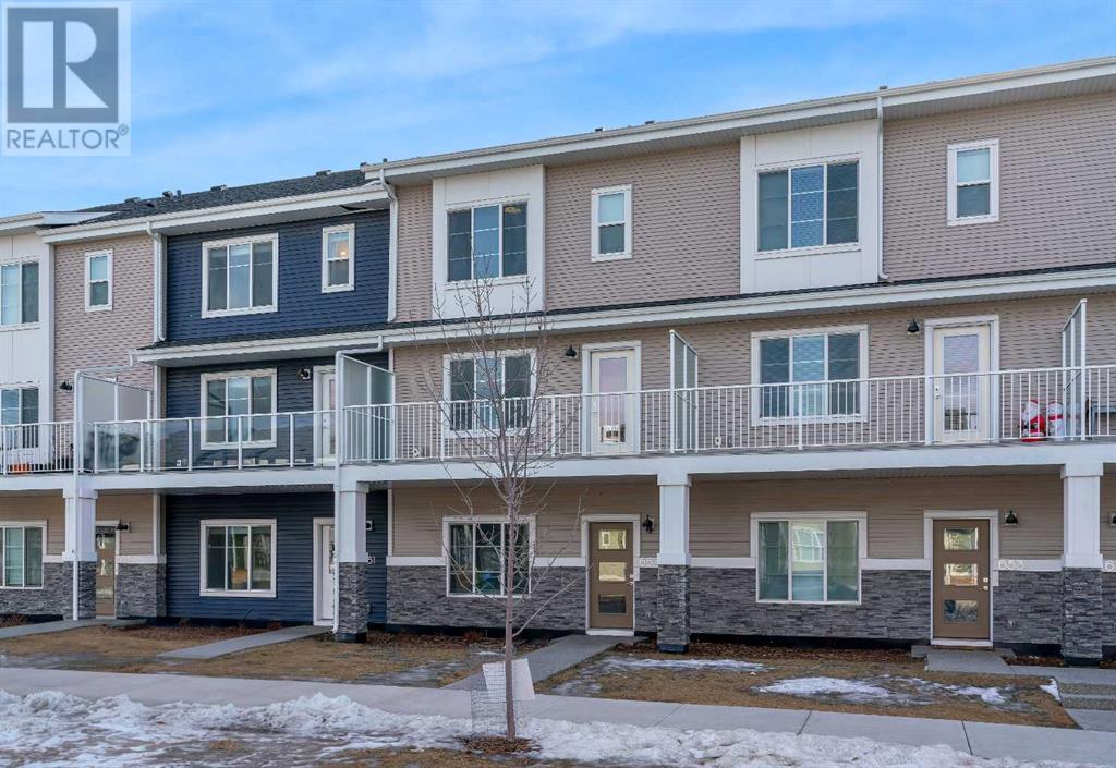 Property at 657 Savanna Boulevard NE image 2