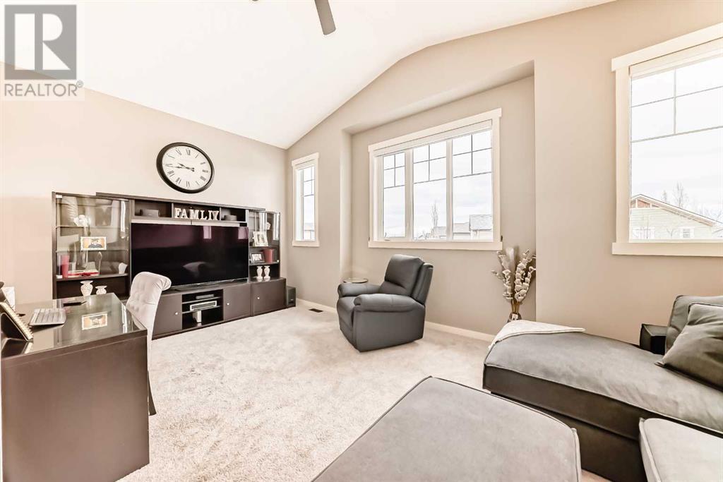 196 Cougartown Close, Calgary, Alberta  T3H 0B1 - Photo 11 - A2209690