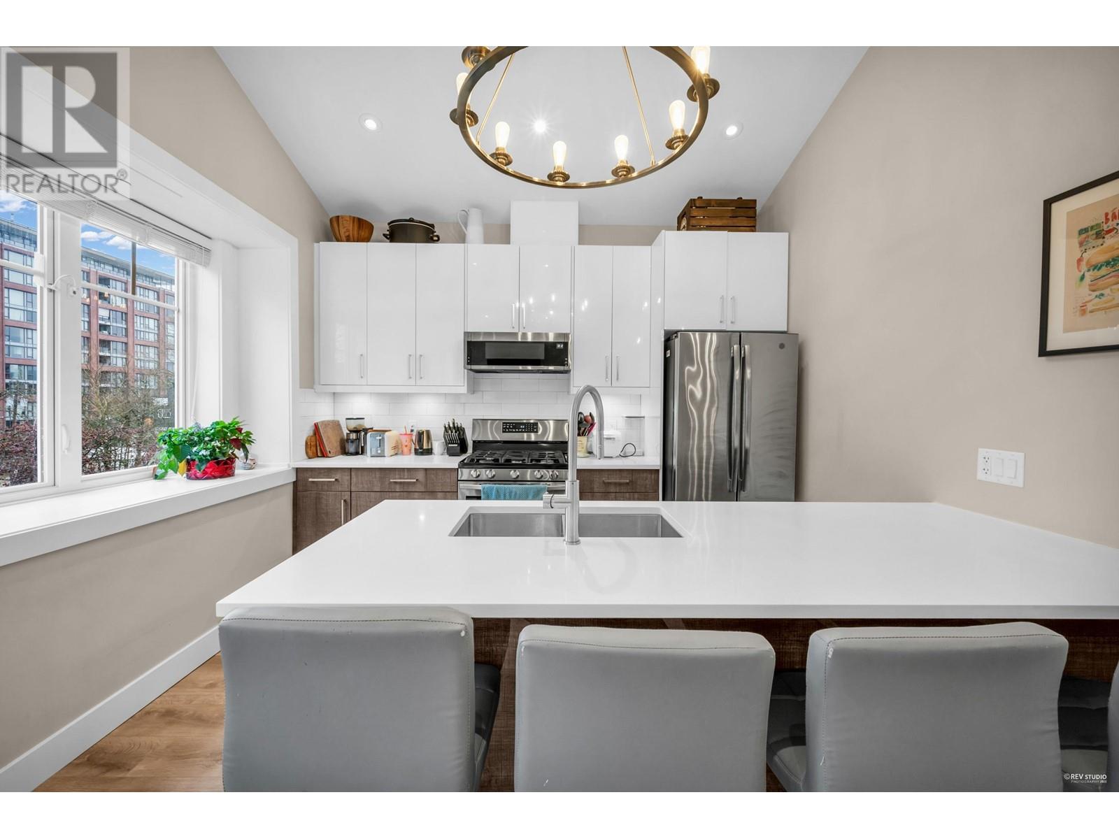 2745 Duke Street, Vancouver, British Columbia  V5R 4S8 - Photo 10 - R2987735