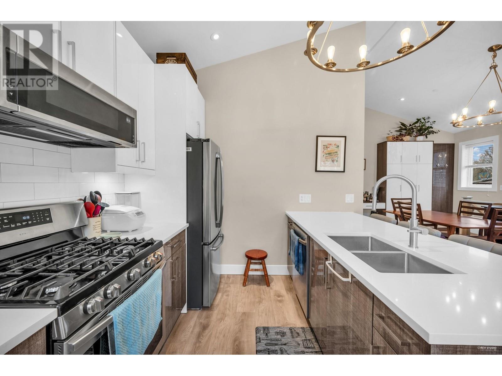 2745 Duke Street, Vancouver, British Columbia  V5R 4S8 - Photo 11 - R2987735