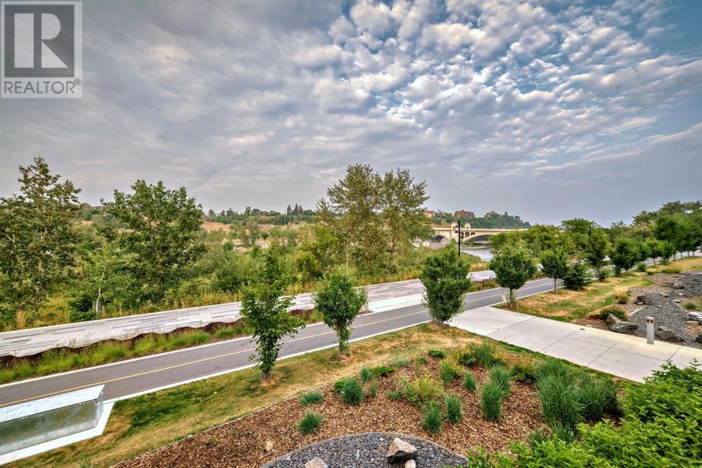 201, 88 Waterfront Mews Sw, Calgary, Alberta  T2P 1K7 - Photo 2 - A2205255