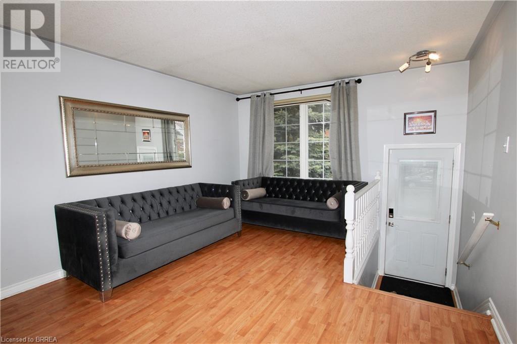 Property at 118 MARLBOROUGH Street image 3