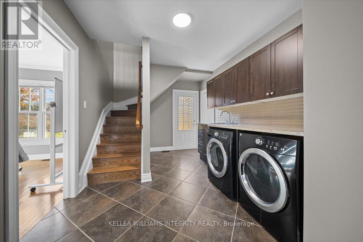 38 Marchvale Drive, Ottawa, Ontario  K2W 1C2 - Photo 26 - X12079066