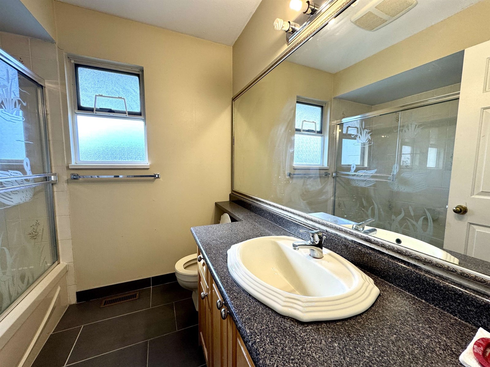 7432 122a Street Street, Surrey, British Columbia  V3W 9N2 - Photo 8 - R2988111