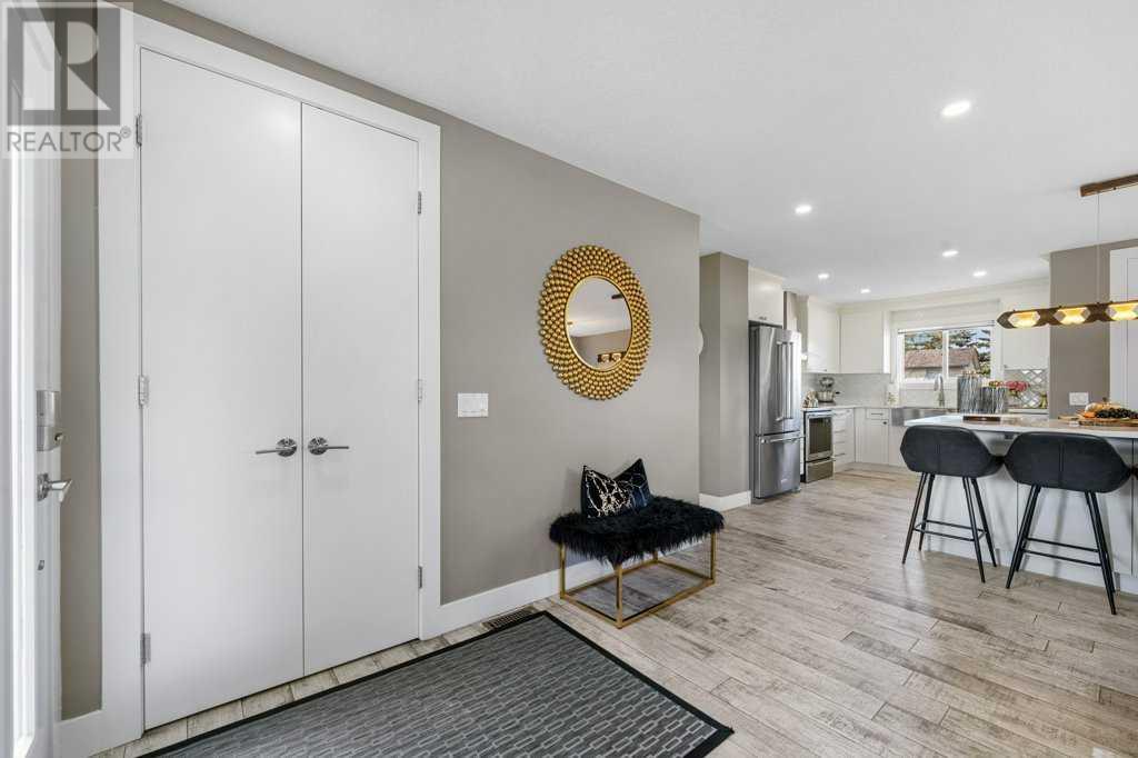 656 Malvern Drive Ne, Calgary, Alberta  T2A 5P5 - Photo 5 - A2209939