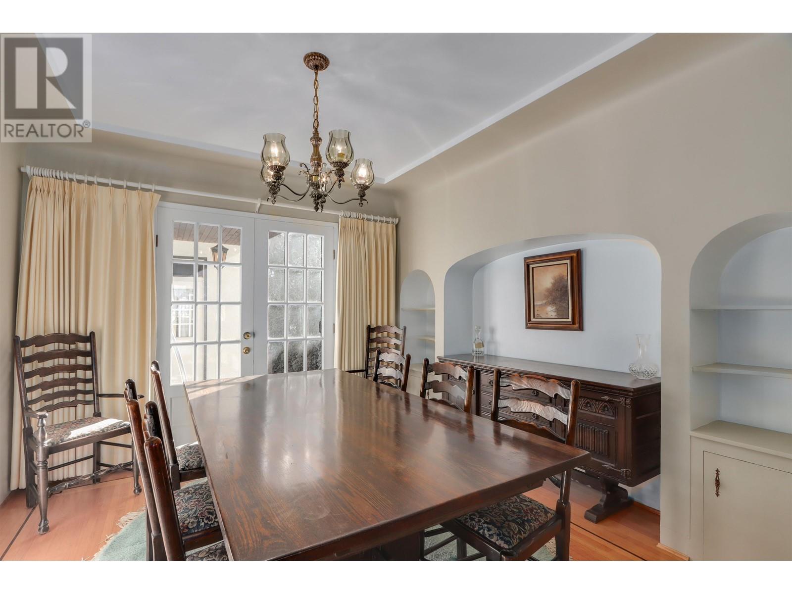 Listing Picture 3 of 6 : 5070 BLENHEIM STREET, Vancouver / 溫哥華 - 魯藝地產 Yvonne Lu Group - MLS Medallion Club Member