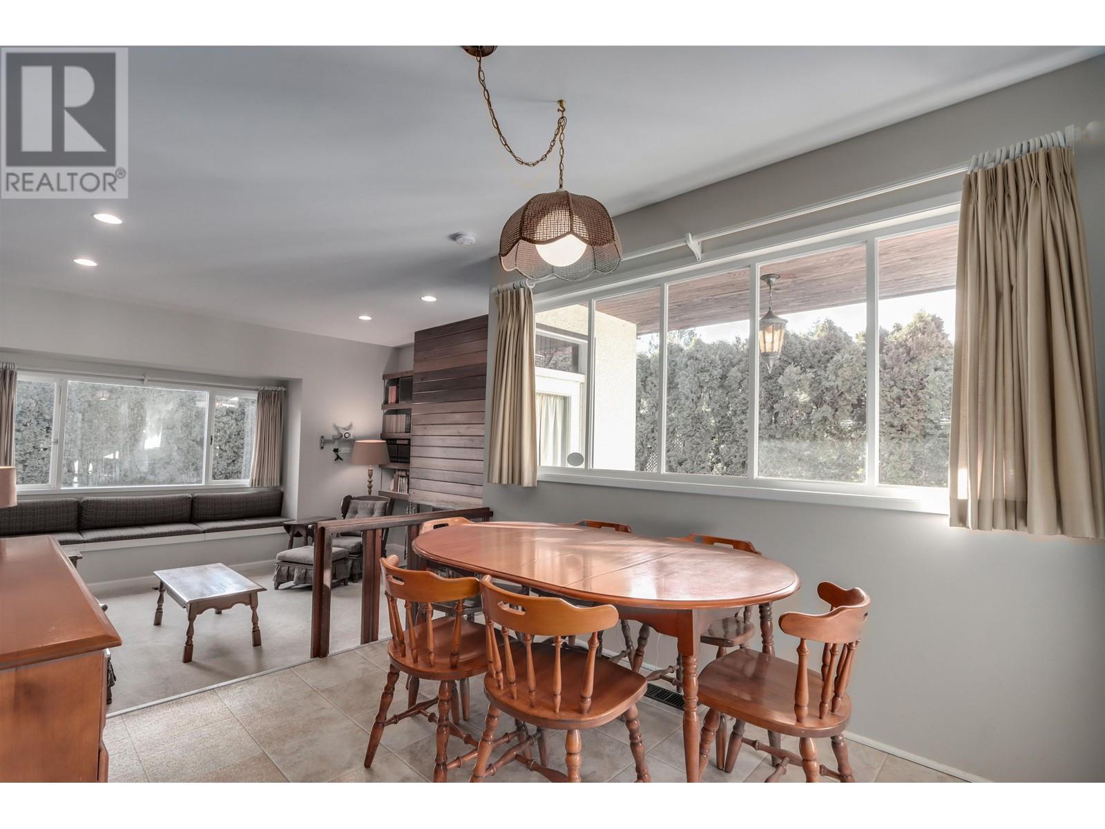 Listing Picture 5 of 6 : 5070 BLENHEIM STREET, Vancouver / 溫哥華 - 魯藝地產 Yvonne Lu Group - MLS Medallion Club Member