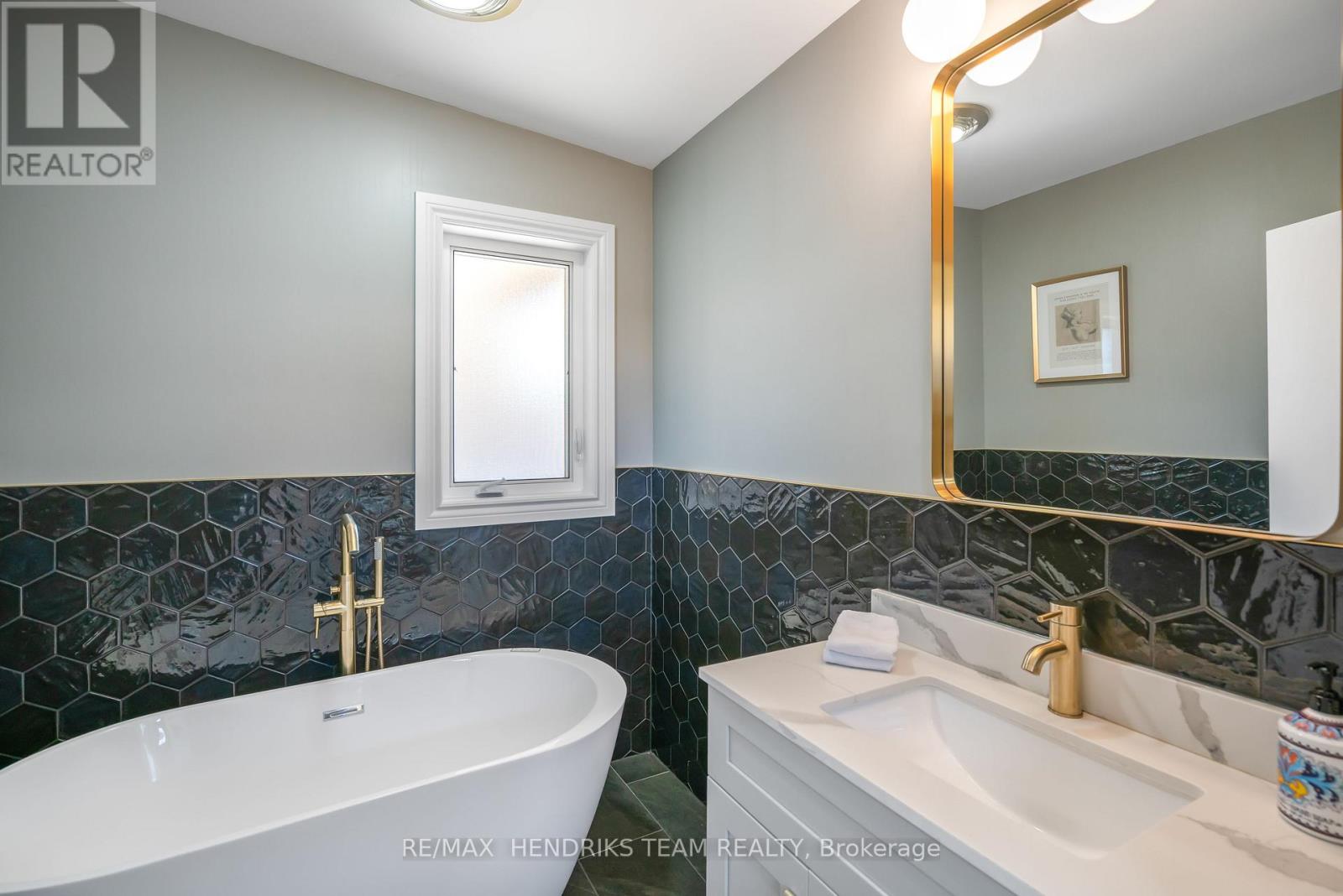 13 Jasmin Crescent, St. Catharines, Ontario  L2T 2B9 - Photo 23 - X12079076