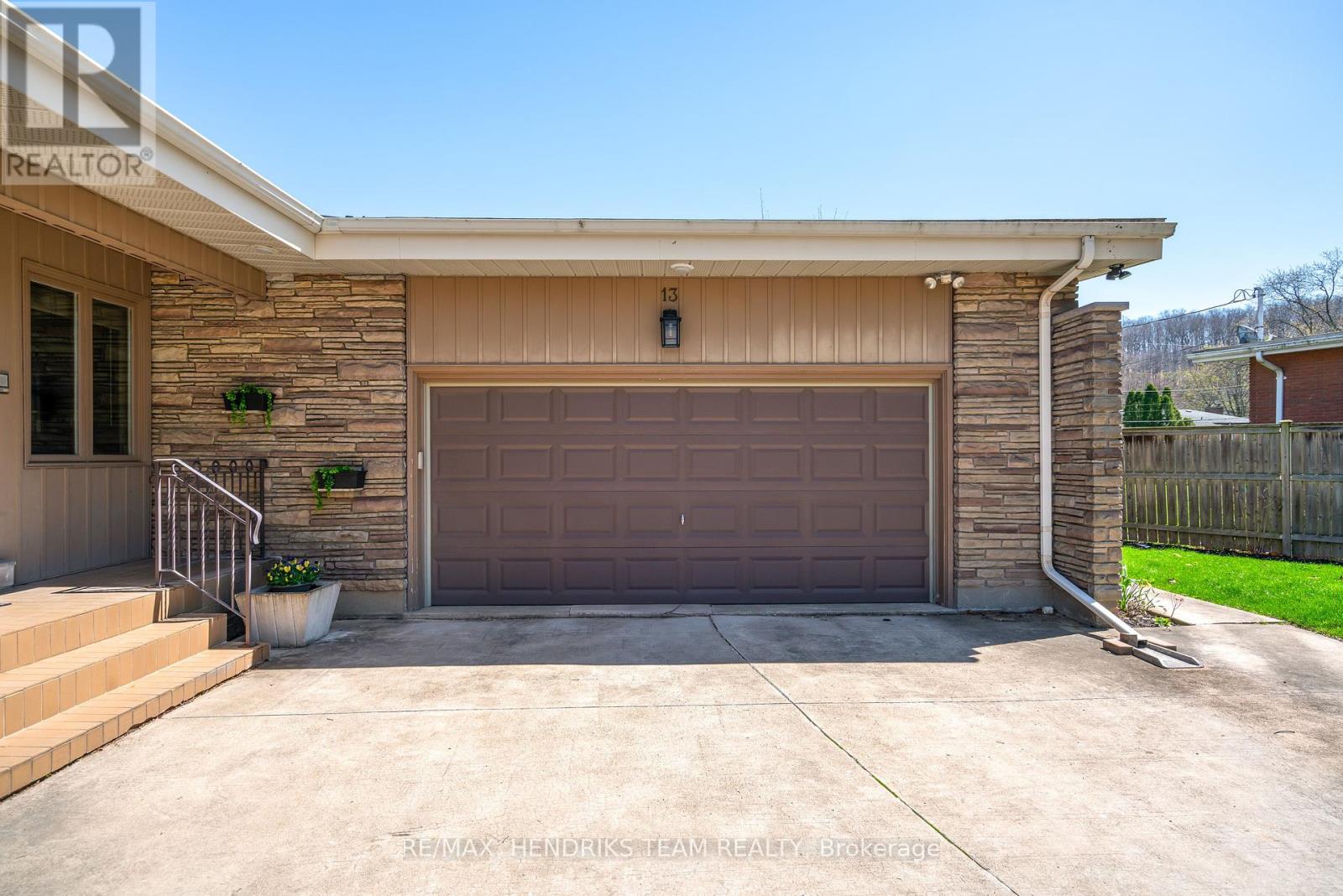 13 Jasmin Crescent, St. Catharines, Ontario  L2T 2B9 - Photo 38 - X12079076