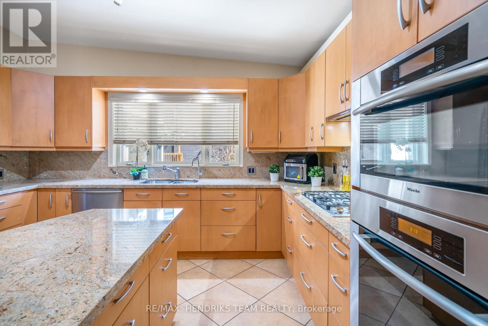 13 Jasmin Crescent, St. Catharines, Ontario  L2T 2B9 - Photo 15 - X12079076