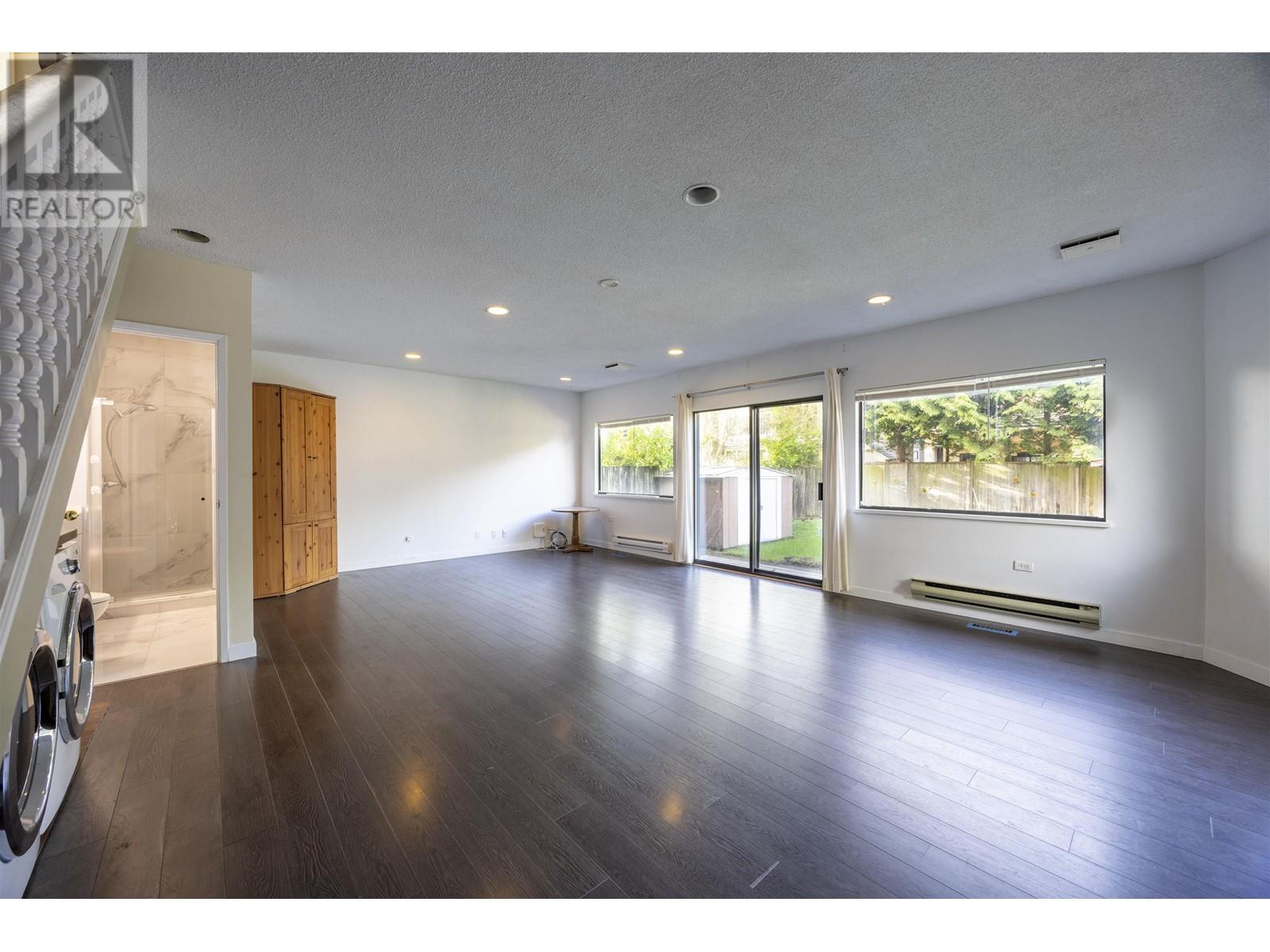 Property at 3371 TRUMOND AVENUE image 4