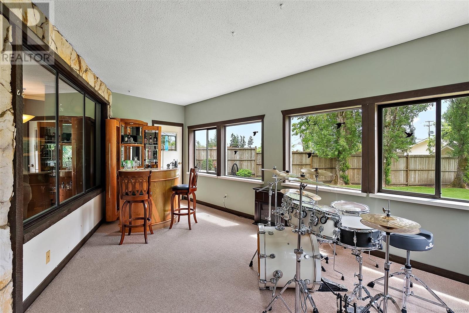 Property at 3025 Cobble Hill Rd image 3