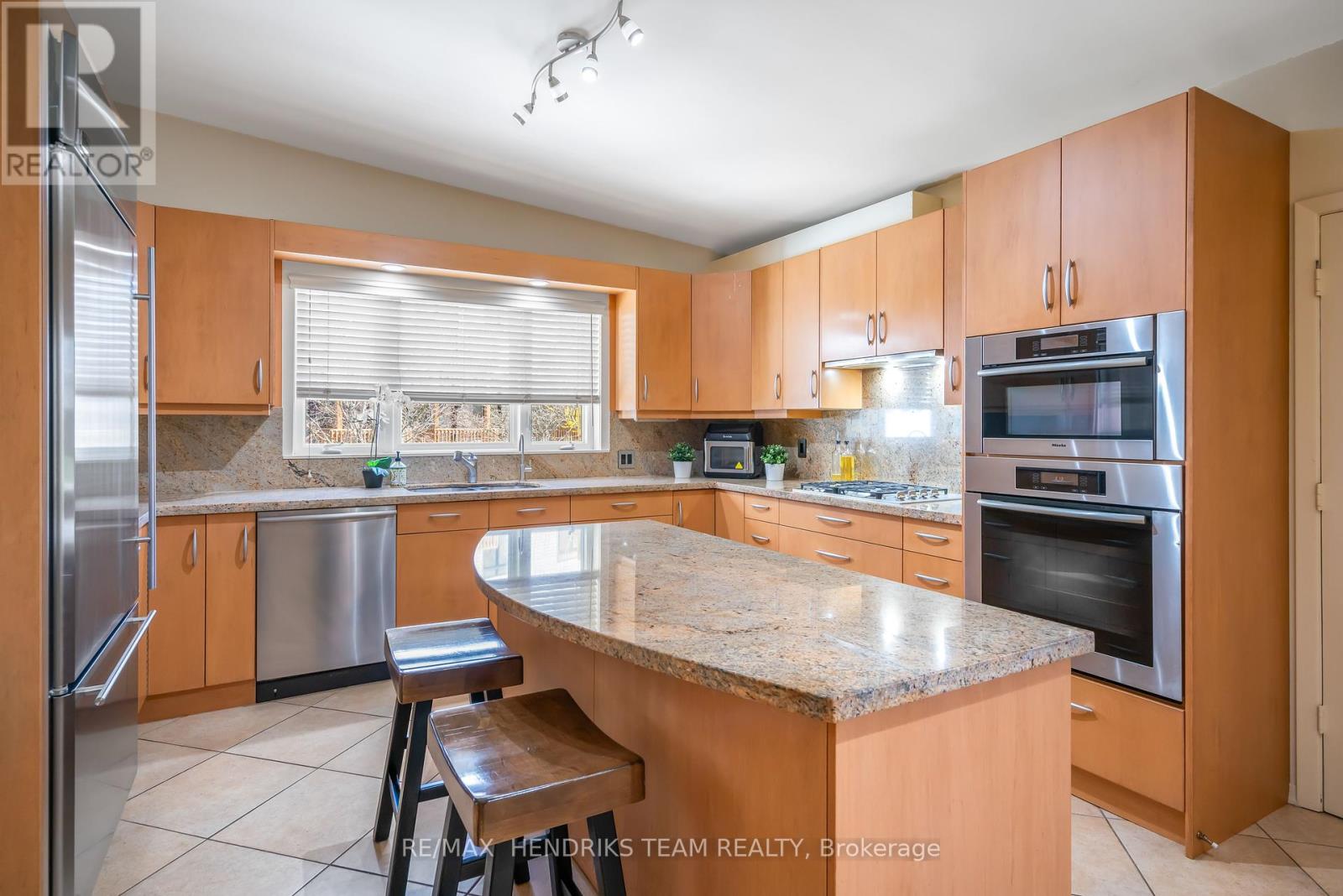 13 Jasmin Crescent, St. Catharines, Ontario  L2T 2B9 - Photo 14 - X12079076