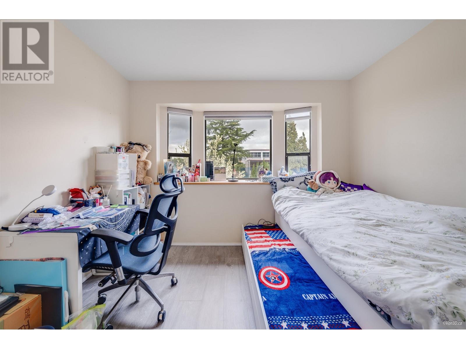 Property at 3308 WELLINGTON AVENUE image 4
