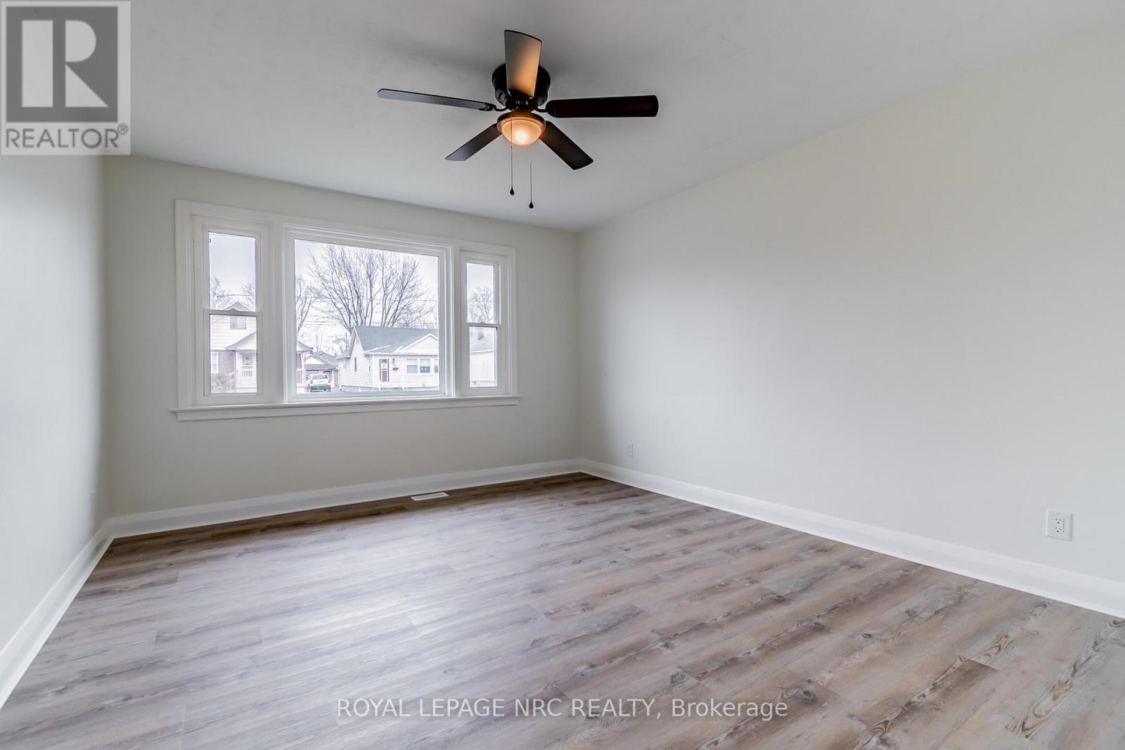 127 Borden Avenue, Port Colborne (Main Street), Ontario  L3K 3Z6 - Photo 15 - X12079103