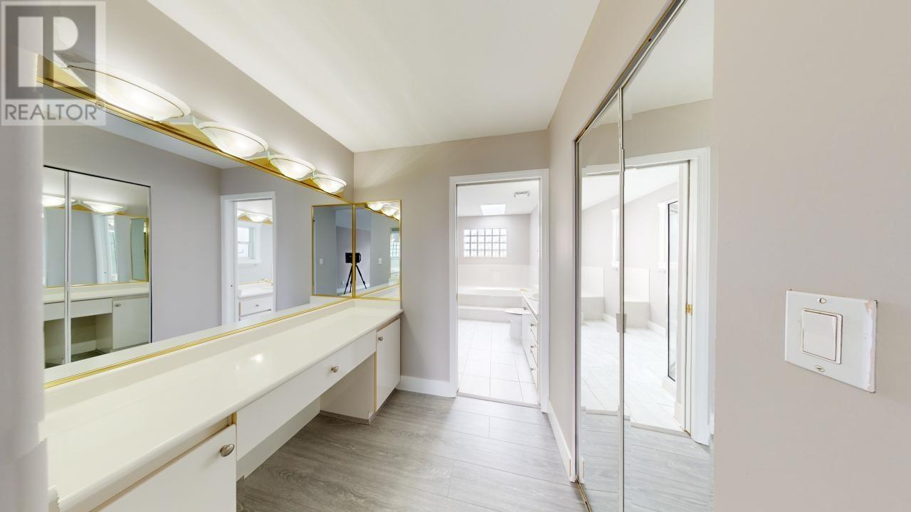Listing Picture 31 of 39 : 7563 CARIBOO ROAD, Burnaby / 本拿比 - 魯藝地產 Yvonne Lu Group - MLS Medallion Club Member