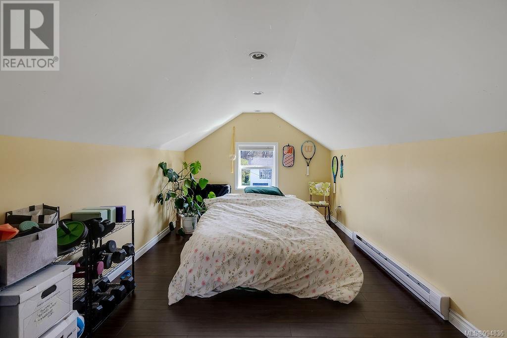 3222 Millgrove St, Saanich, British Columbia  V8Z 3V5 - Photo 16 - 994836