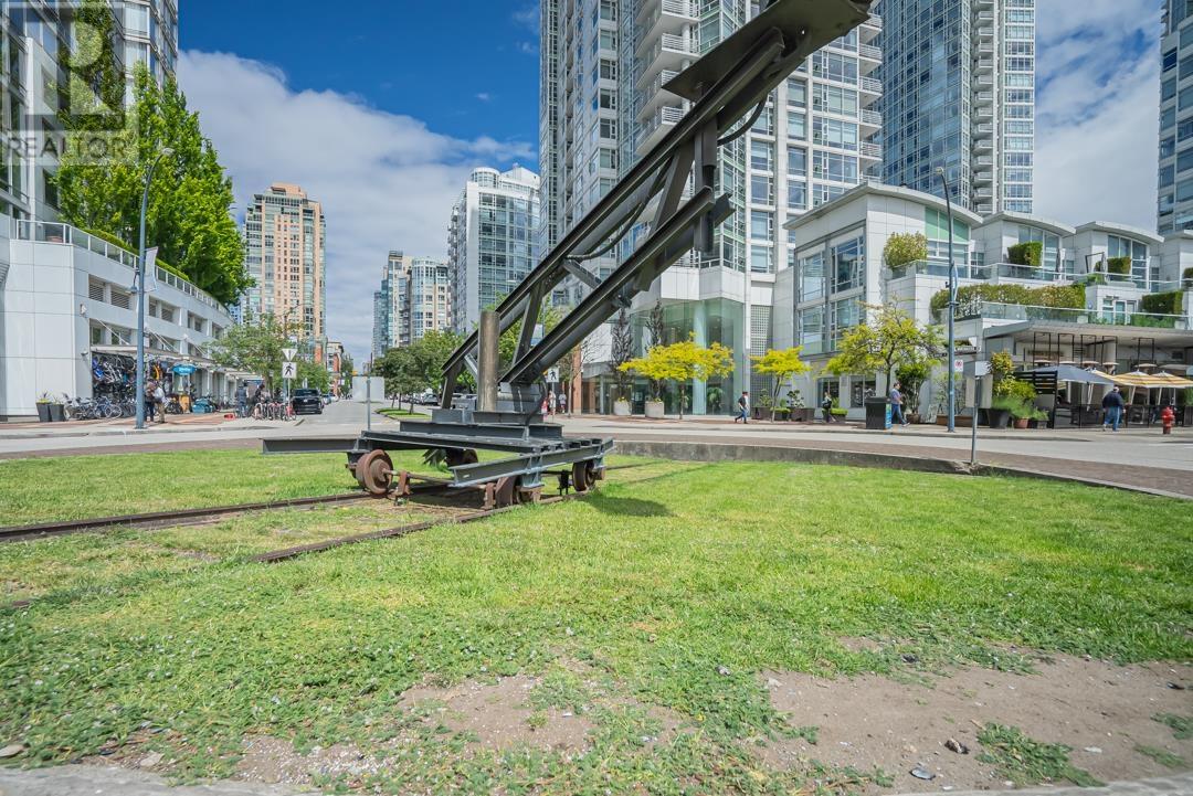 2001 1201 Marinaside Crescent, Vancouver, British Columbia  V6Z 2V2 - Photo 28 - R2989359