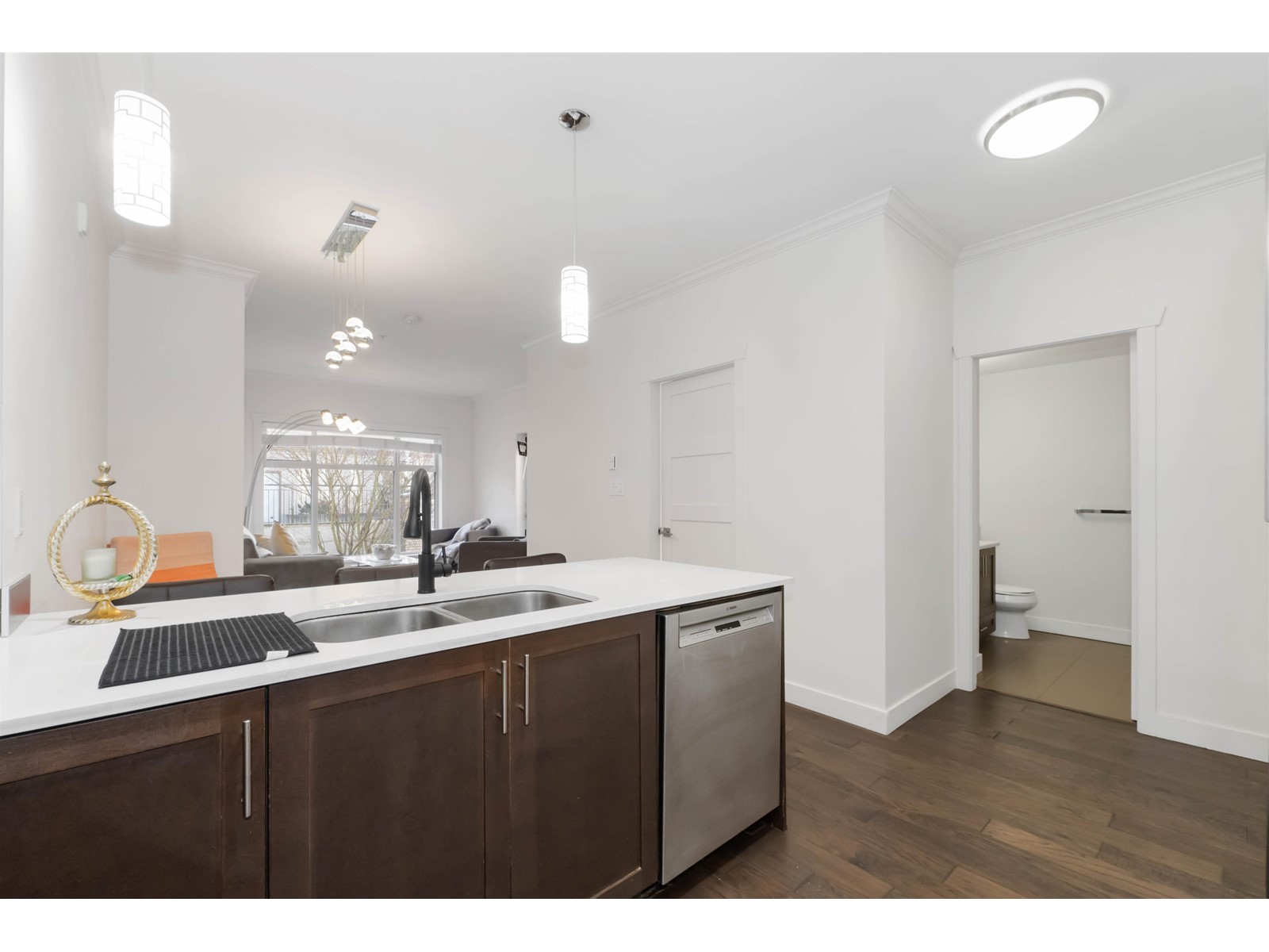 111 13468 King George Boulevard, Surrey, British Columbia  V3T 0H5 - Photo 10 - R2989563
