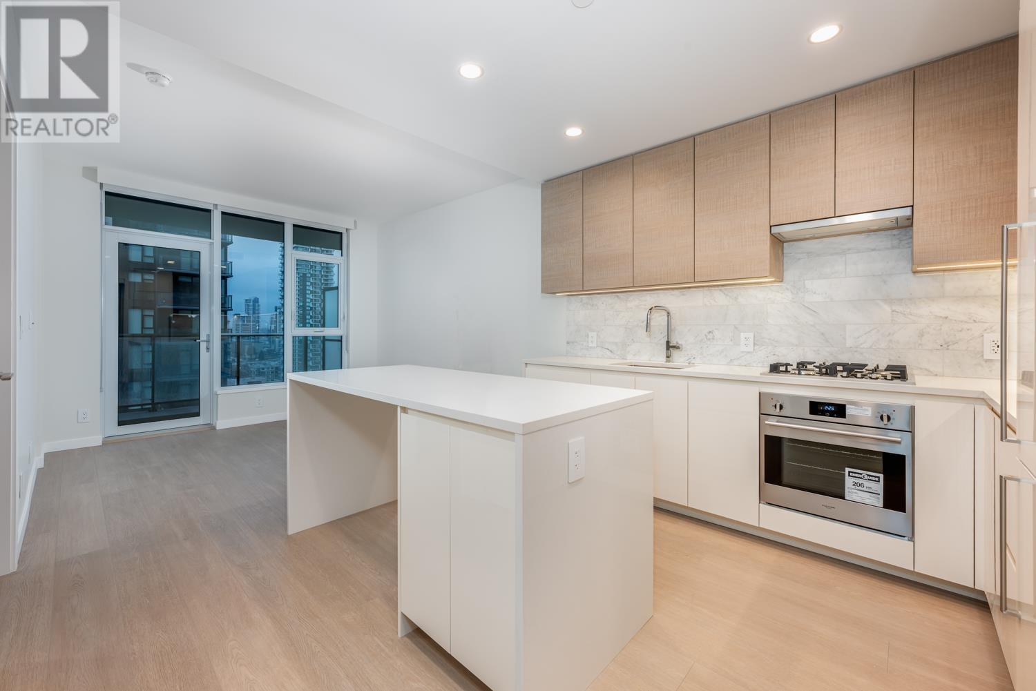 1609 2108 Gilmore Avenue, Burnaby, British Columbia  V5C 0N8 - Photo 13 - R2989004