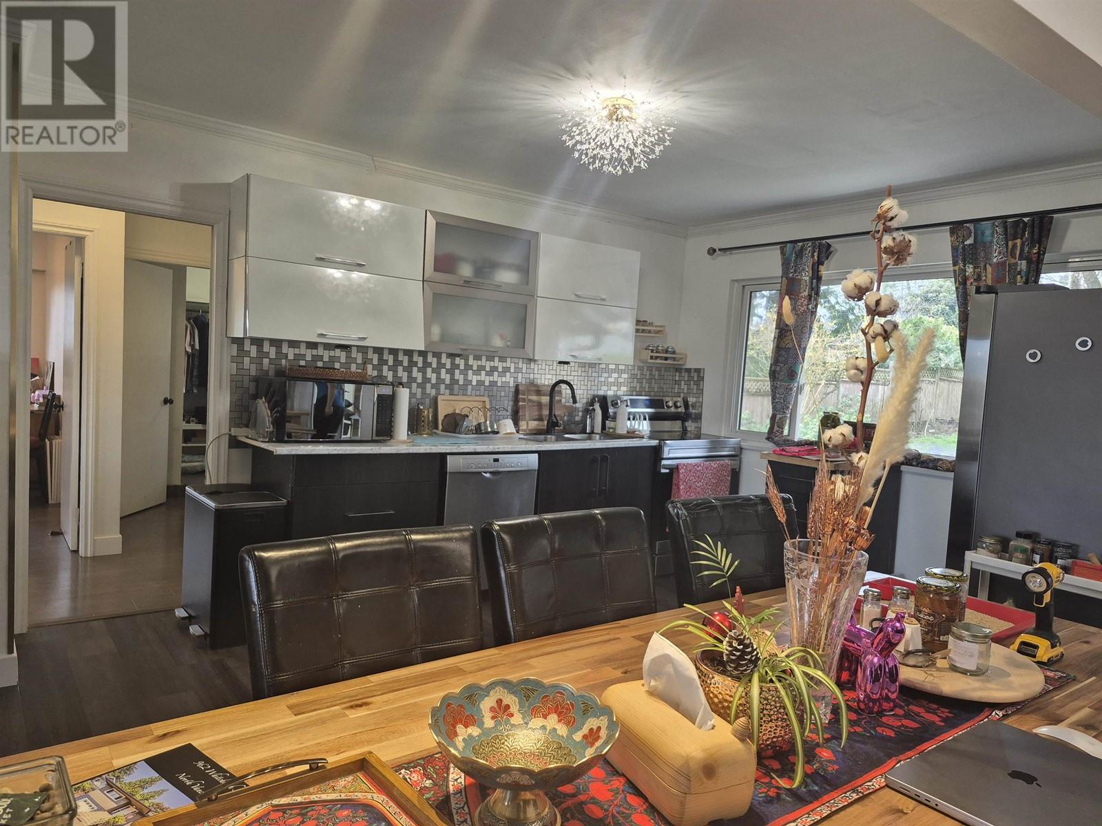 962 Whitchurch Street, North Vancouver, British Columbia  V7L 2A6 - Photo 8 - R2988507