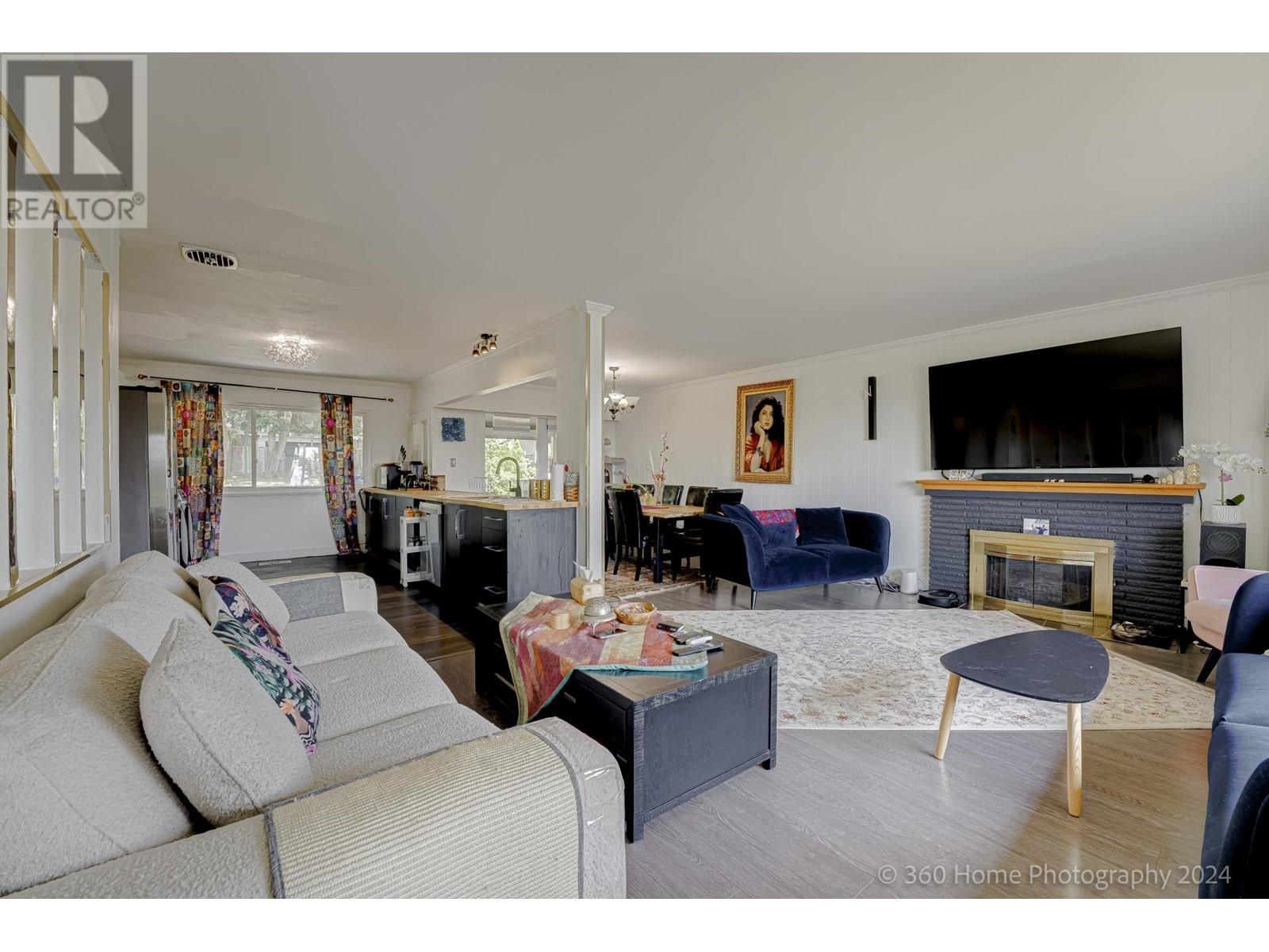 Property at 962 WHITCHURCH STREET image 4