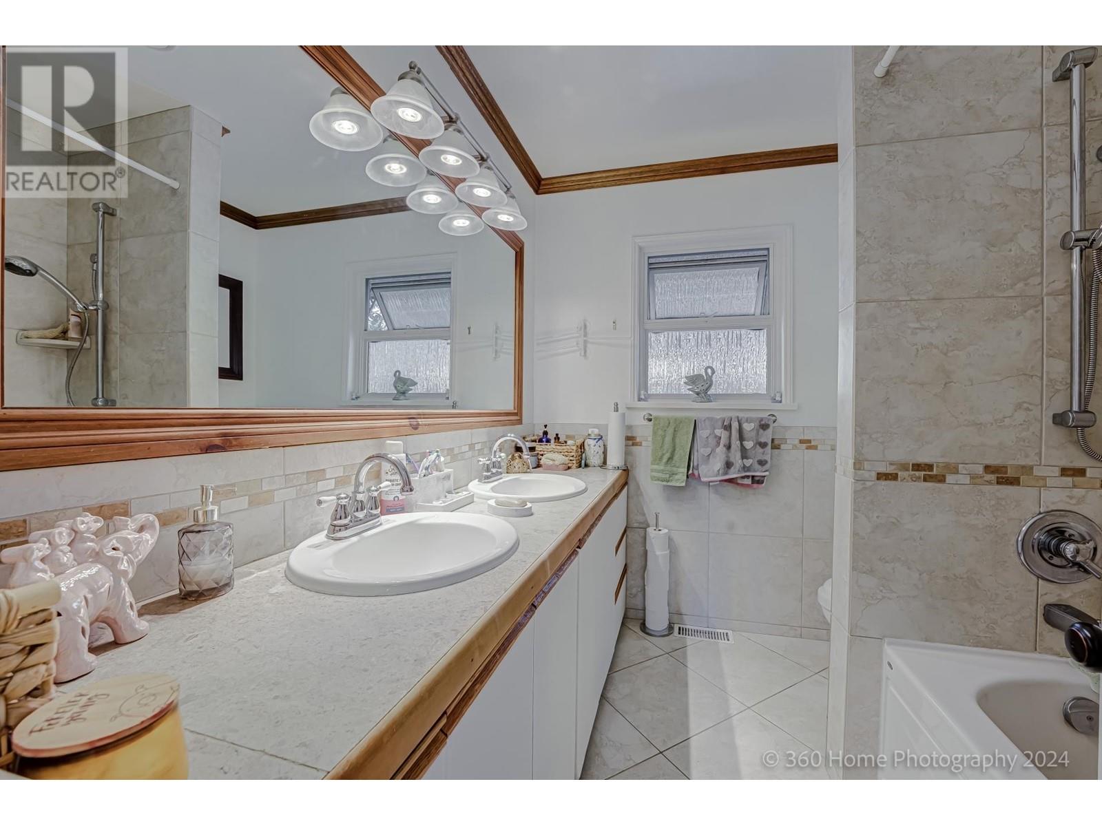 962 Whitchurch Street, North Vancouver, British Columbia  V7L 2A6 - Photo 13 - R2988507