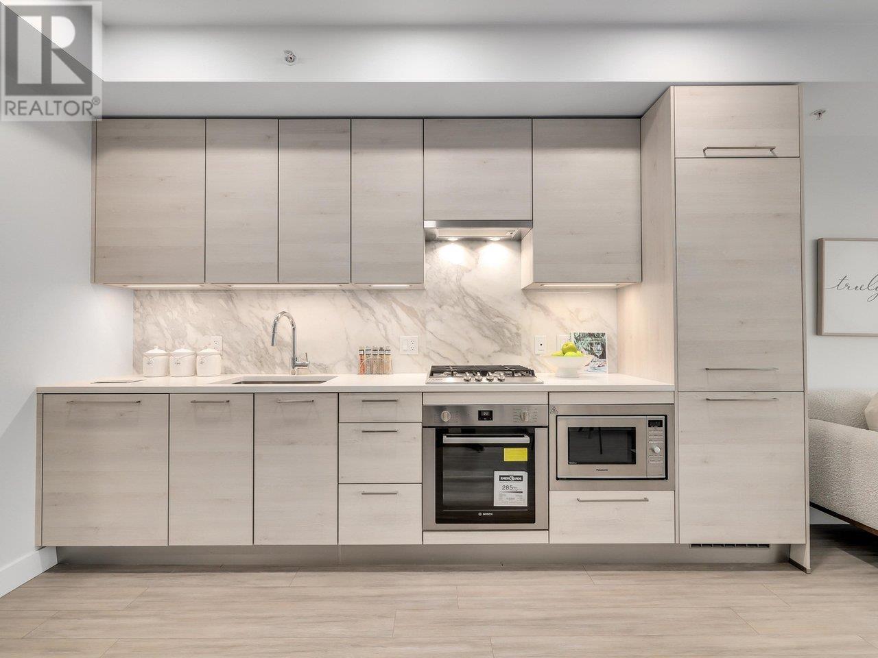 Listing Picture 8 of 29 : 3101 4458 BERESFORD STREET, Burnaby / 本拿比 - 魯藝地產 Yvonne Lu Group - MLS Medallion Club Member