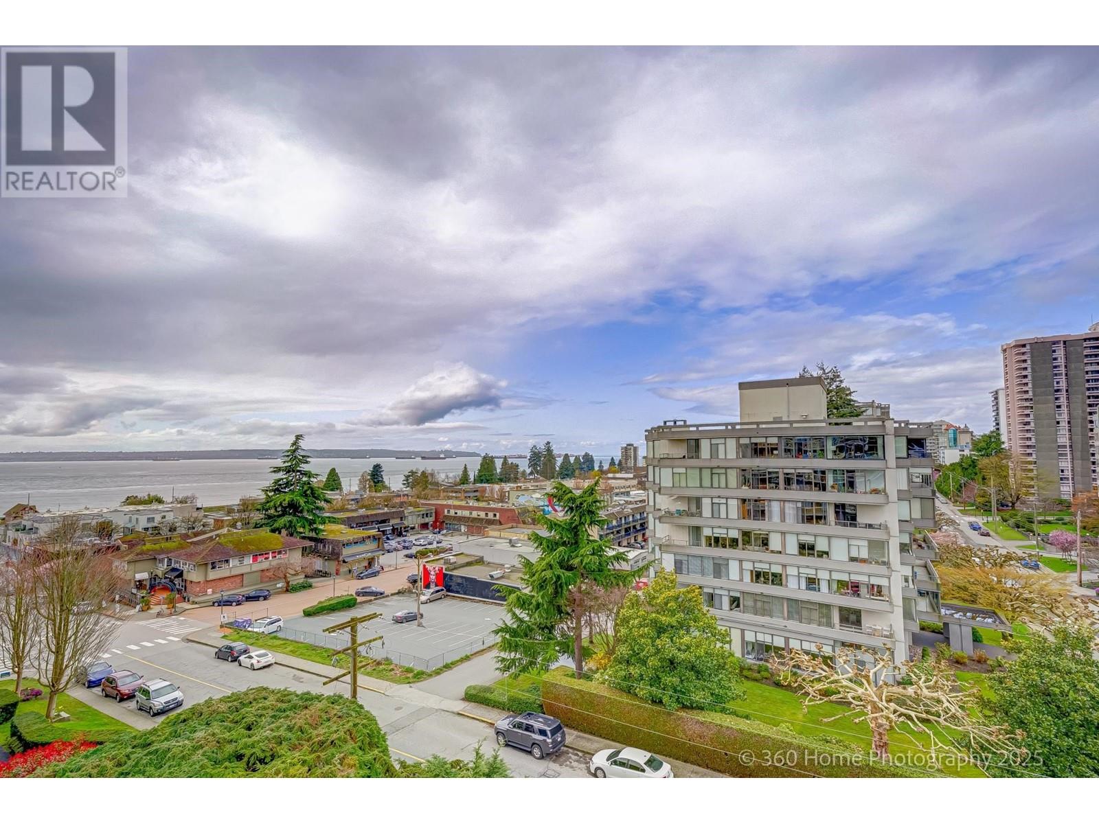 Property at 603 1390 DUCHESS AVENUE image 2