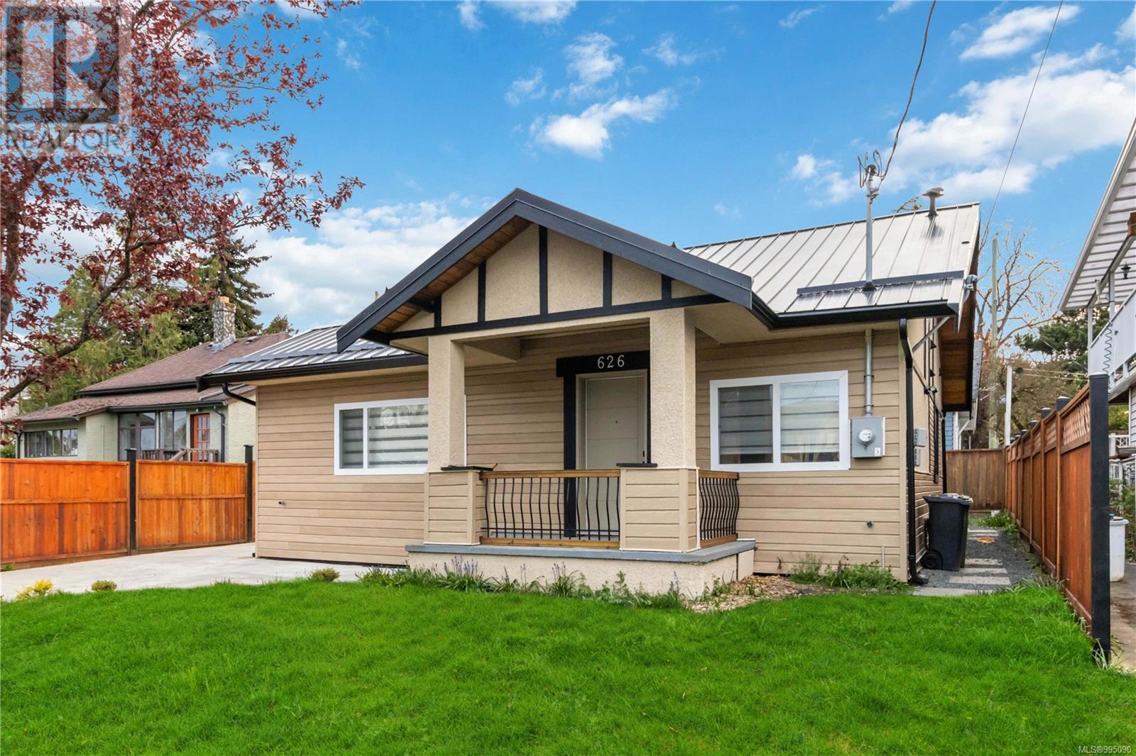 Property at 626 Rothwell St image 4