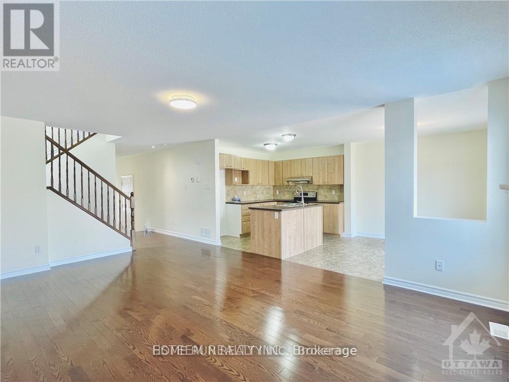 651 Clearbrook Drive, Ottawa, Ontario  K2J 5S1 - Photo 6 - X12079188