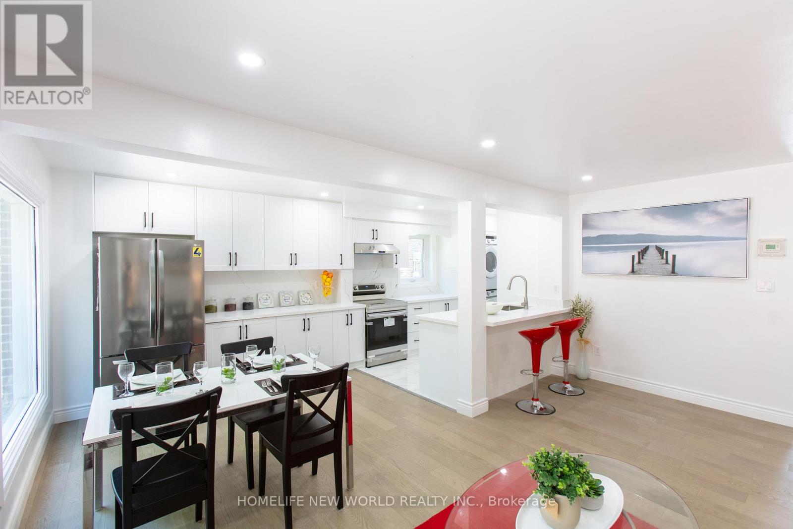 Property at 334 CHARTLAND BOULEVARD S image 3