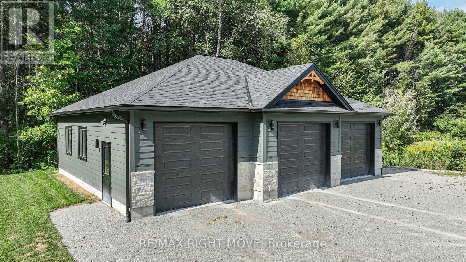 2272 Monck Road, Ramara, Ontario  L3V 0P6 - Photo 4 - S12079184
