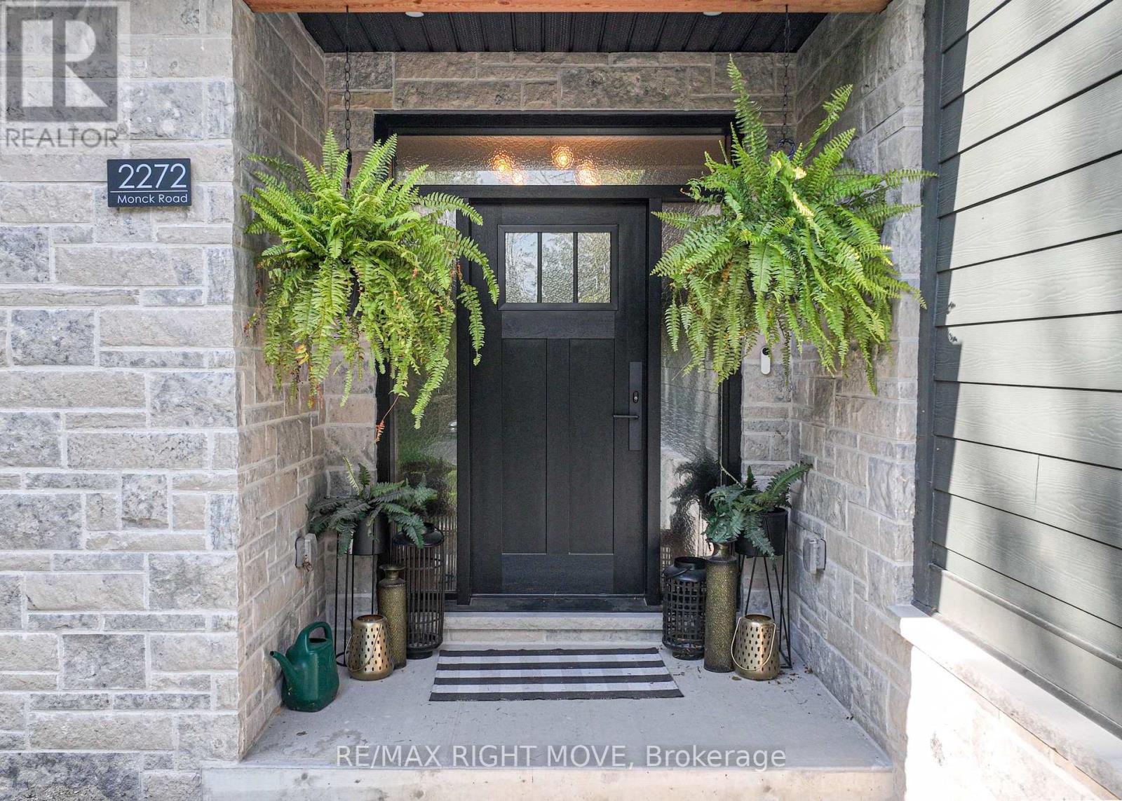 2272 Monck Road, Ramara, Ontario  L3V 0P6 - Photo 7 - S12079184